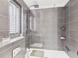 Shower room- click for photo gallery
